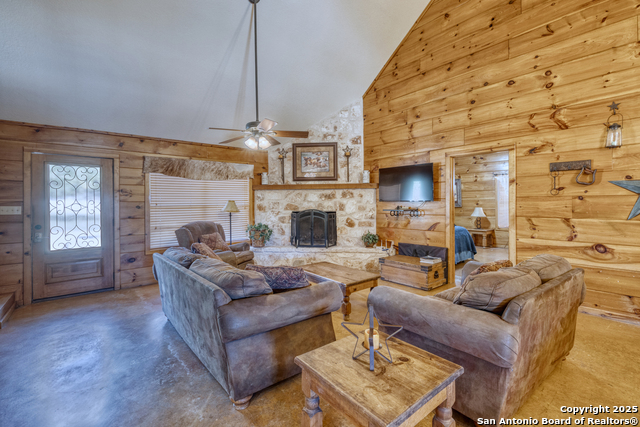 Listing photo id 23 for 38 Mountain Laurel