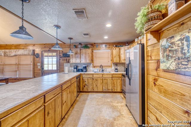 Listing photo id 26 for 38 Mountain Laurel