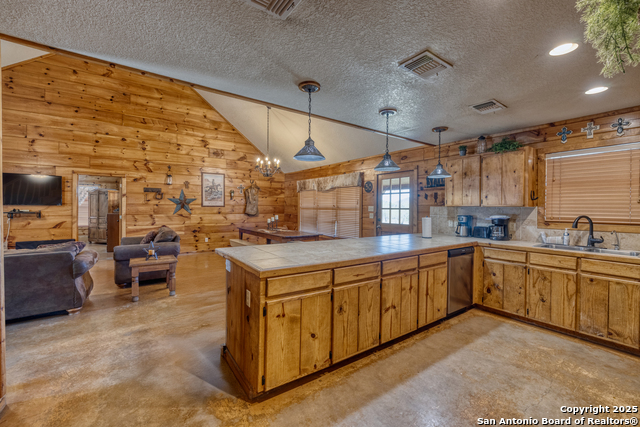 Listing photo id 30 for 38 Mountain Laurel