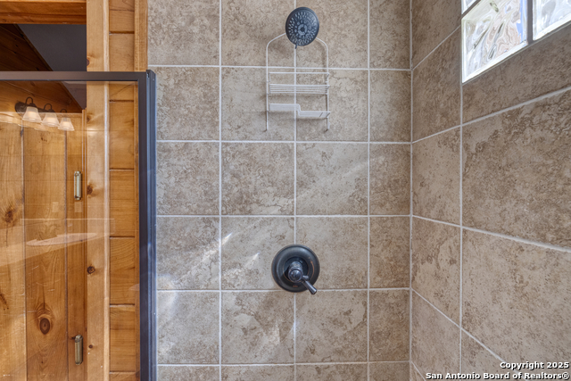 Listing photo id 34 for 38 Mountain Laurel