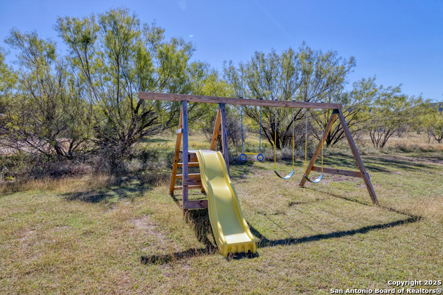 Listing photo id 4 for 38 Mountain Laurel
