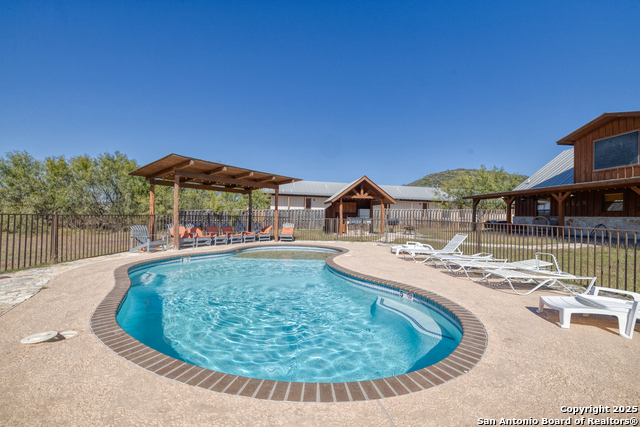 Listing photo id 5 for 38 Mountain Laurel