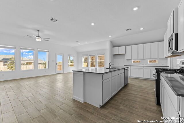 Image 15 of 28 For 4106 Hampshire Way