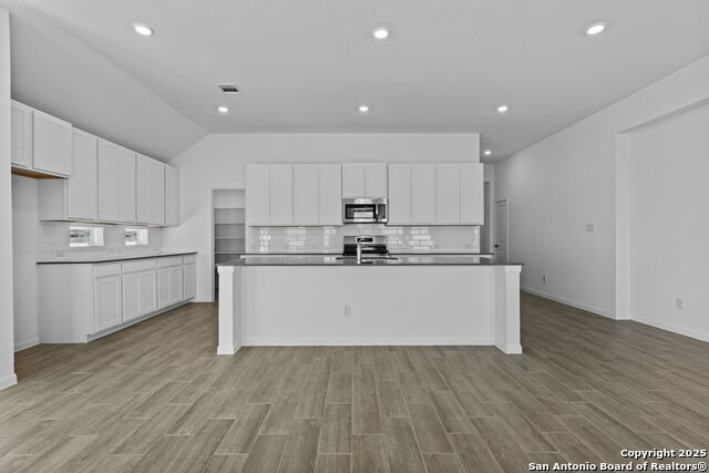 Image 17 of 28 For 4106 Hampshire Way