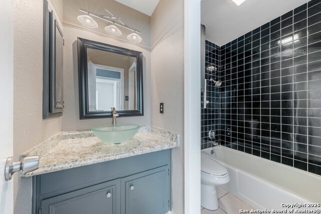 Image 23 of 37 For 7015 Forest Pine Street