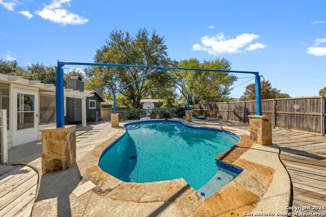 Image 32 of 37 For 7015 Forest Pine Street