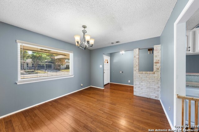 Image 5 of 37 For 7015 Forest Pine Street