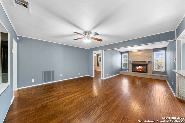 Image 6 of 37 For 7015 Forest Pine Street