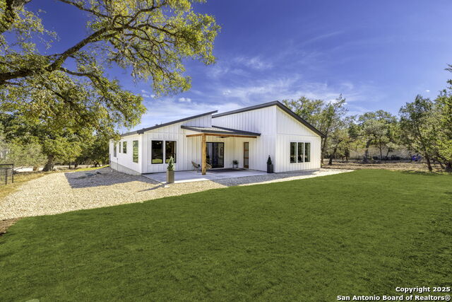 Image 33 of 42 For 120 River View