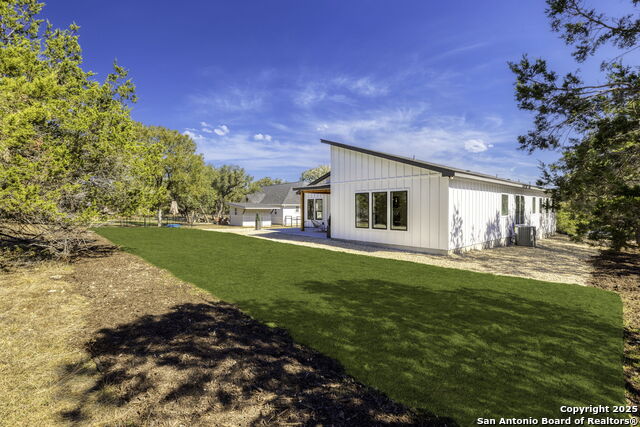 Image 34 of 42 For 120 River View