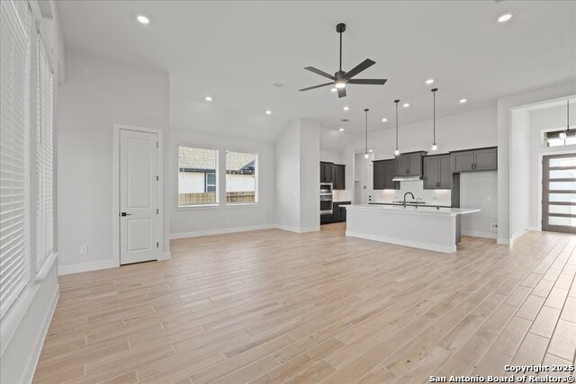 Image 8 of 20 For 3715 Moru Oak Drive