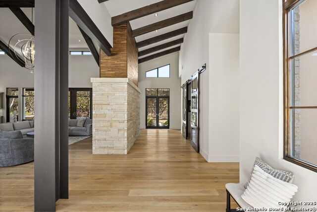 Listing photo id 8 for 116 Sendero Ridge