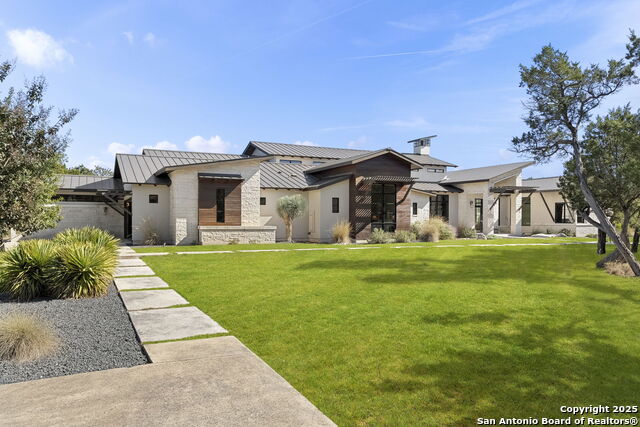 Listing photo id 1 for 116 Sendero Ridge