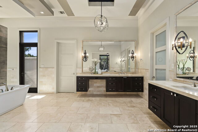 Listing photo id 30 for 116 Sendero Ridge