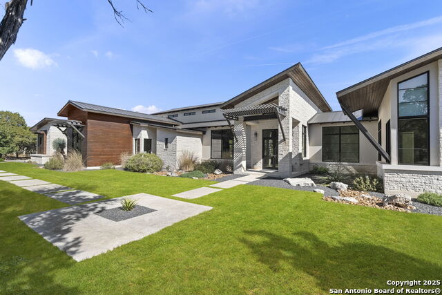 Listing photo id 2 for 116 Sendero Ridge