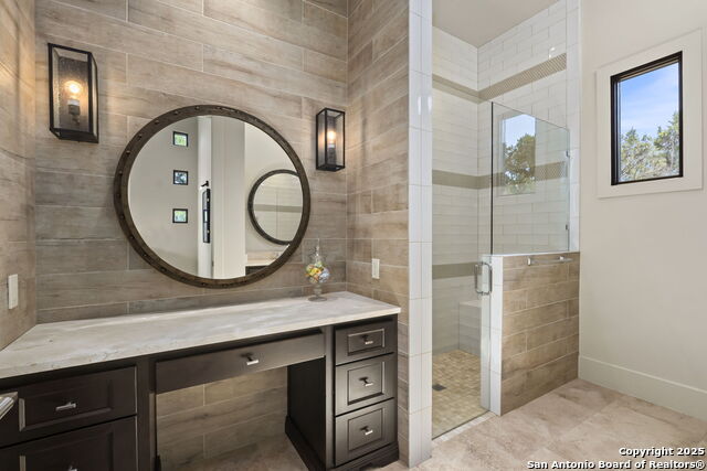 Listing photo id 39 for 116 Sendero Ridge