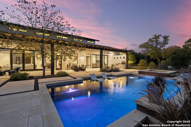 Listing photo id 44 for 116 Sendero Ridge