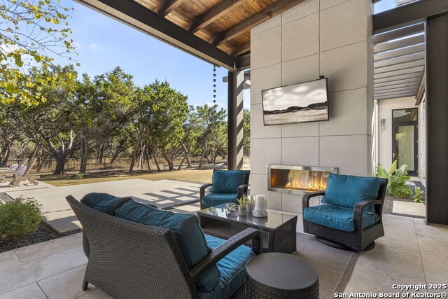 Listing photo id 47 for 116 Sendero Ridge