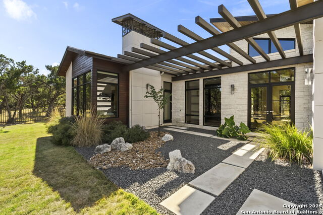 Listing photo id 52 for 116 Sendero Ridge