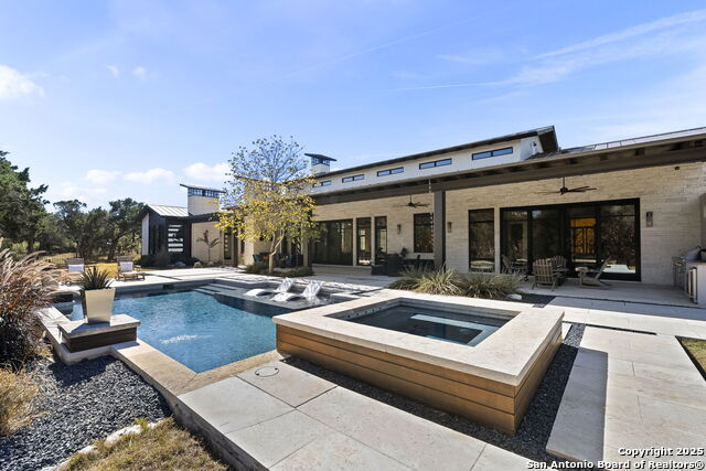 Listing photo id 6 for 116 Sendero Ridge