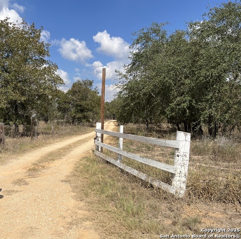 Image 2 of 11 For 1050 Hickory