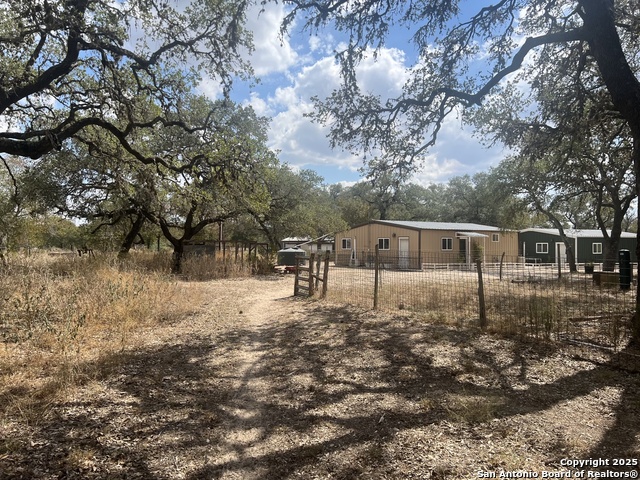 Image 9 of 11 For 1050 Hickory