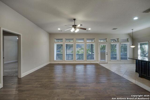 Image 15 of 36 For 13930 Evelina