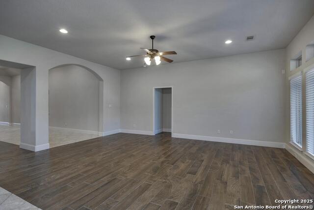 Image 17 of 36 For 13930 Evelina