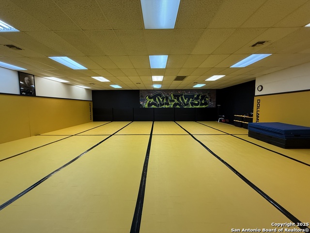 Listing photo id 10 for 2426 Freedom