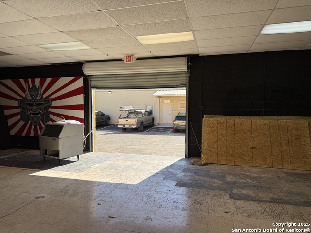 Listing photo id 11 for 2426 Freedom