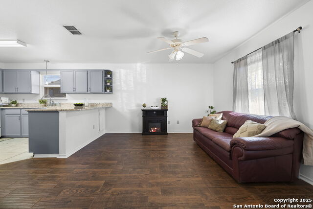 Image 6 of 24 For 121 Plant Ave S Apt 102