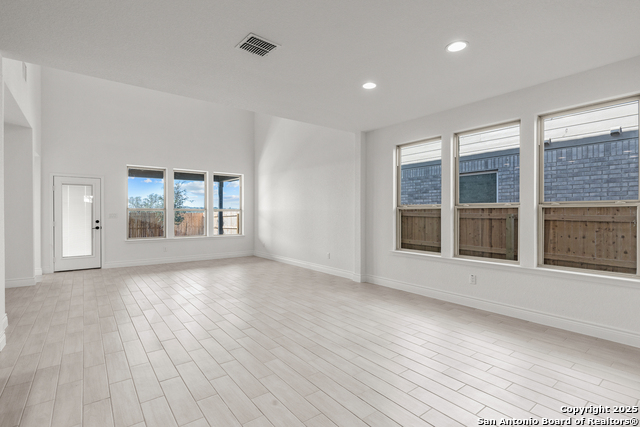 Image 13 of 39 For 4843 Whaler  