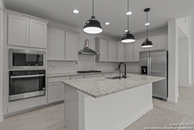 Image 17 of 39 For 4843 Whaler  