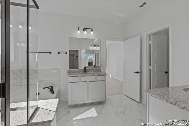 Image 25 of 39 For 4843 Whaler  