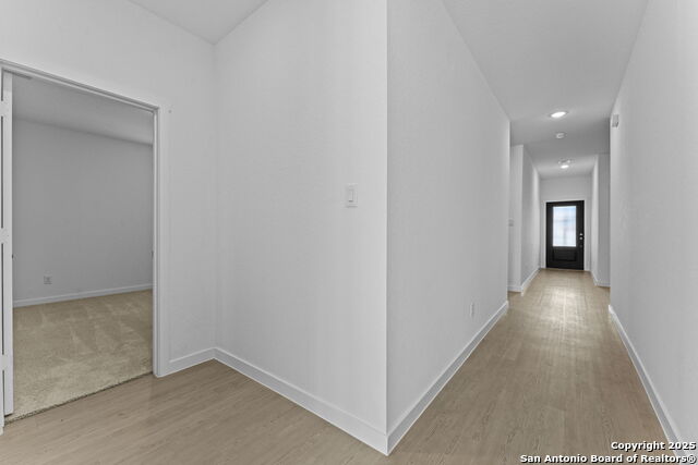 Image 13 of 28 For 740 Horsetail Ln