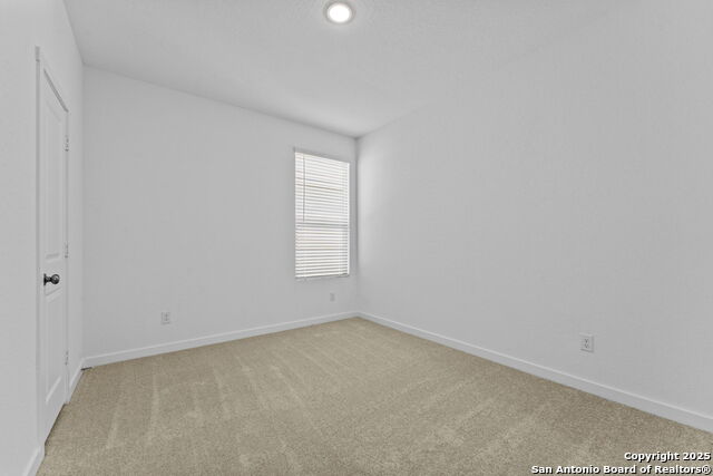 Image 14 of 28 For 740 Horsetail Ln