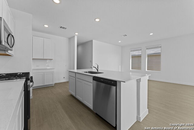 Image 20 of 28 For 740 Horsetail Ln