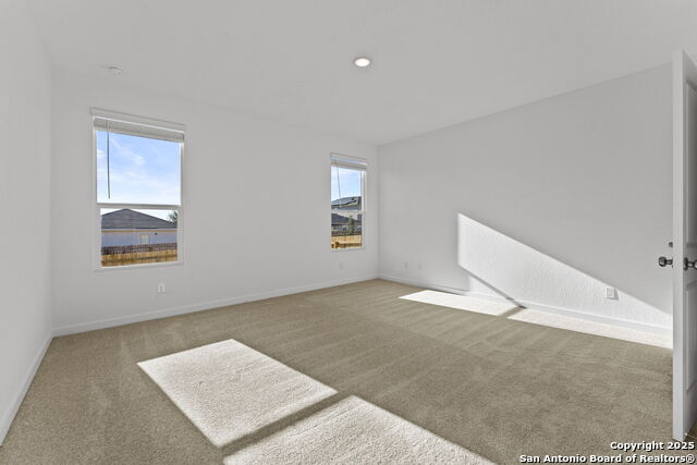 Image 23 of 28 For 740 Horsetail Ln