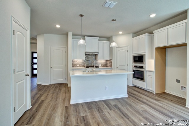 Details for 943 Creek Bed Drive, New Braunfels, TX 78130