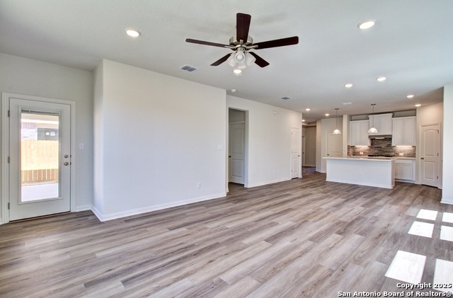 Image 10 of 20 For 943 Creek Bed Drive