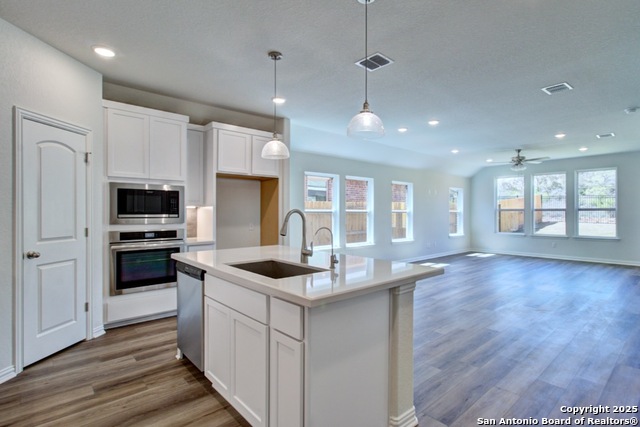 Image 3 of 20 For 943 Creek Bed Drive