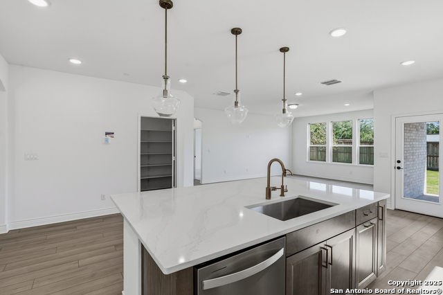 Image 19 of 37 For 347 Alpine Lakes