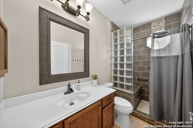 Image 21 of 33 For 4509 Grand Forest Dr.