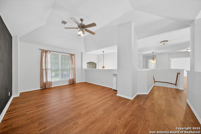 Image 25 of 33 For 4509 Grand Forest Dr.