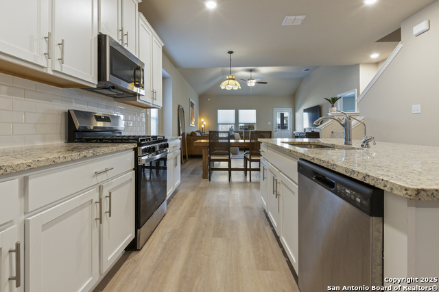 Image 4 of 31 For 6123 Quiet Oak Place