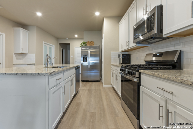 Image 5 of 31 For 6123 Quiet Oak Place