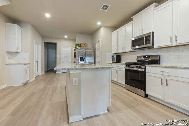 Image 6 of 31 For 6123 Quiet Oak Place