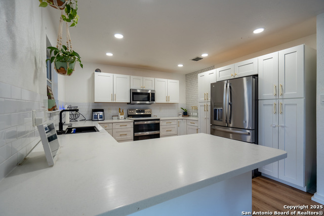 Image 6 of 17 For 519 Donalan Dr