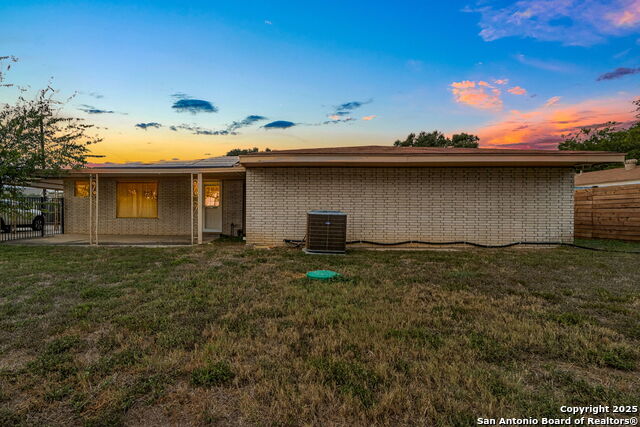 Image 15 of 45 For 8390 Verde N