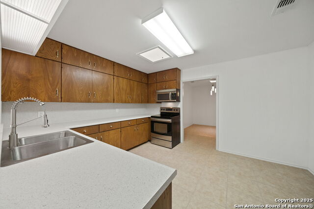 Image 18 of 45 For 8390 Verde N